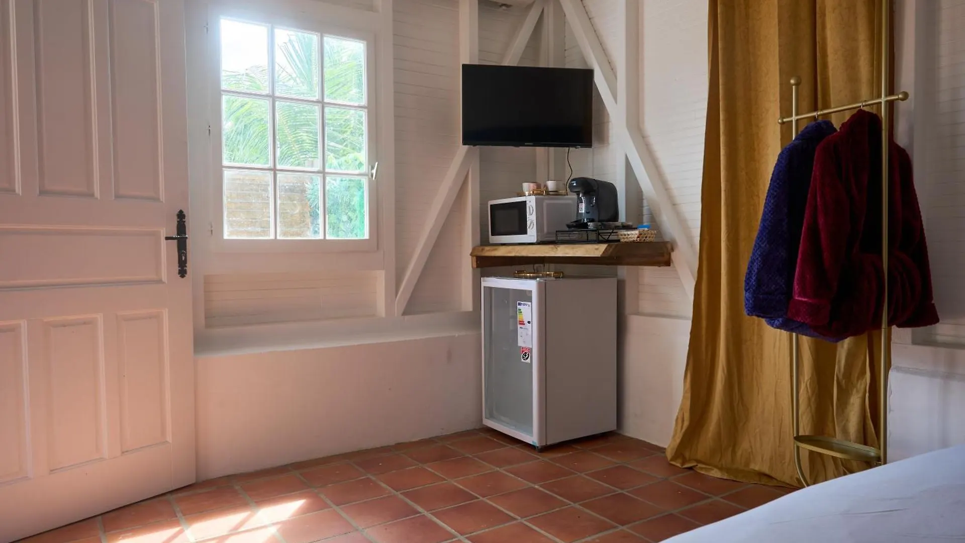 Bungalow Domaine Kaliope Le Robert Bed & Breakfast